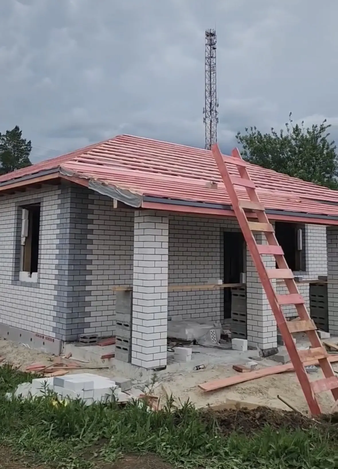 Дом в поселке Омутинском, что готово на сегодняшний день ?